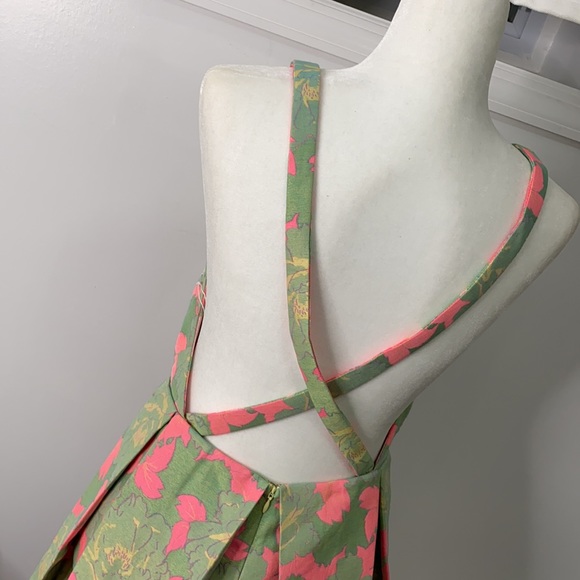 Dolce Vita Floral Sleeveless Dress in Green and Pink - Picture 5 of 8